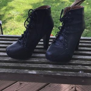 Shoes • Worn Once • Sz 9